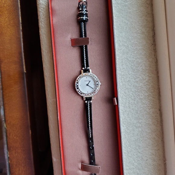 Coach watch - Picture 3 of 5